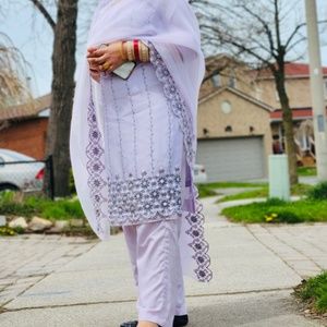 Salwar suit